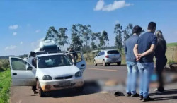 Homem morre ao ser atingido por moto enquanto socorria neto em rodovia