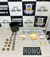 Rapaz é preso ao ser flagrado com drogas em casa no Canaã 4