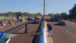 Sem capacete, jovem morre ao empinar moto na MS-156