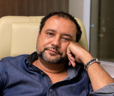 Apresentador Geraldo Luís diz que perdeu parte do movimento da perna após Covid