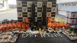 Dois presos em operação contra produção de DRY, droga que pode valer R$ 18 mil por 180g