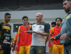 Técnico que não venceu nenhum jogo no Brasileiro de Futsal deixa Juventude AG