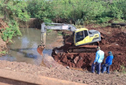 Bairros de Dourados ficam sem água após rompimento de adutora