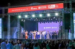 Governo de MS abre Festival de Inverno de Bonito em clima de celebração cultural