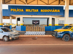 Motorista foge da PMR e abandona carro com 604 quilos de maconha em MS