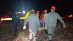 Homem de 48 anos sofre acidente após perder controle de veículo em estrada de terra