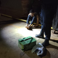 Homem é preso pela PM por furtar alho e energético de supermercado