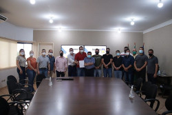 Prefeito Alan Guedes sanciona Lei para buscar recursos internacionais