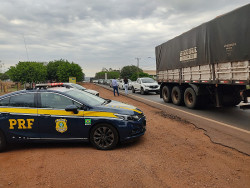 Produtores rurais engrossam bloqueios e fecham BR-163 em Douradina