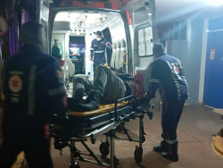 Homem é preso após atropelar dois motoentregadores em Dourados