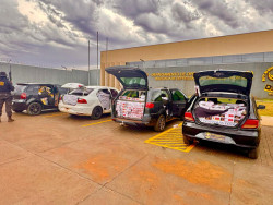Grupo é preso pelo DOF com carros lotados de cigarros contrabandeados do Paraguai