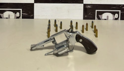 Polícia Militar apreende arma de fogo e prende homem por porte ilegal em Dourados