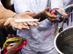 Tribunal mantém indenização a trabalhador vítima de preconceito sexual e religioso