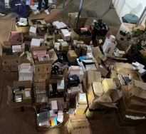 Juiz solta os 7 presos em depósito de muamba; grupo tem 10 dias para pagar fiança