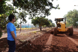 Prefeitura inicia cascalhamento das ruas da Sitioca Ouro Fino