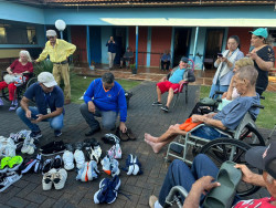 Em parceria com Uems, Receita Federal doa 14 mil pares de tênis e chinelos apreendidos