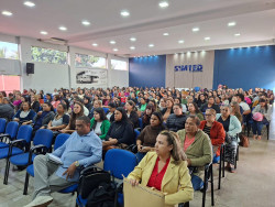 Secretaria de Educação capacita professores para escolas municipais em tempo integral