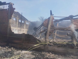 Incêndio destrói barracão de recicláveis em Naviraí