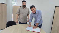 Marçal sanciona lei para quitar dívidas e garantir escritura de casas populares