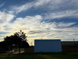 Segunda-feira de sol entre nuvens e máxima de 36ºC em Dourados