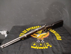 Homem é flagrado com munição no bolso e revela carabina calibre 44 guardada em casa