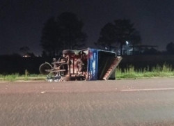 Pai morre e adolescente fica ferido ao serem atropelados na BR-463; motorista foge