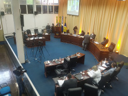 Começa sessão que vai decidir afastamento de Diogo Castilho