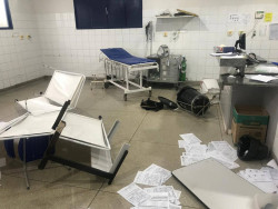 Paciente que destruiu ala verde da UPA de Dourados arremessou cadeira de rodas em ciclista