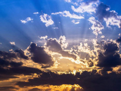 Dia de sol entre nuvens, mas nada de chuva em Dourados