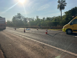 Morto em colisão frontal com carreta tinha 25 anos; polícia investiga causas do acidente
