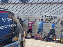 Polícia Civil prende 4 pessoas e recupera diversos objetos furtados durante operação