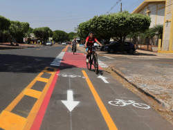 Ciclofaixas passam por revitalização e reforçam segurança no trânsito