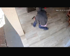 Homem que assaltou estabelecimento comercial com pistola falsa é preso