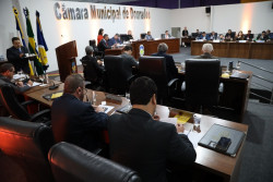 Câmara de Dourados aprova projeto de lei que permite pagar multas de parquímetro via QR Code