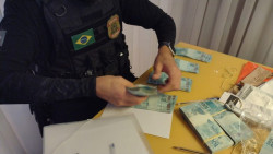 Operação de força integrada de São Paulo contra narcotráfico cumpre mandados em MS