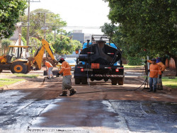 Prefeitura intensifica tapa-buraco nos bairros Santa Brígida, Ouro Verde e Flórida
