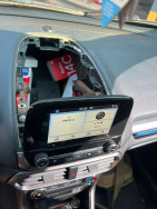 Receita e PF apreendem celulares em compartimento oculto de veículo