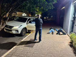 Ação integrada prende arrastadores de caminhonetes de luxo que abasteciam crime organizado