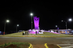 Monumento ao Colono passa por revitalização e recebe iluminação especial com LED