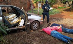 Casal com filho de 2 anos é preso com 450 quilos de maconha em Dourados