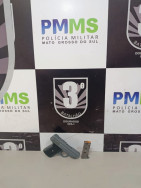 Jovem é flagado e preso com arma de fogo no Jardim Água Boa