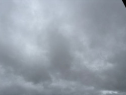 Terça-feira de céu nublado e temperatura máxima de 25ºC em Dourados