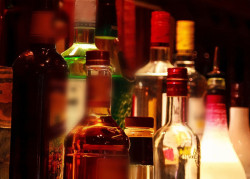 Entidades têm prazo de 10 dias para explicarem ações contra bebidas com metanol