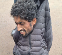 Homem que espancou e assaltou idosos é preso com ciclomotor furtado