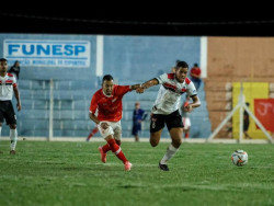 Taveirópolis vence de virada e complica vida do Comercial na Série B Estadual