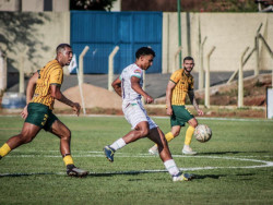 Bataguassu goleia São Gabriel e encaminha chegada à Série A