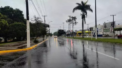 Segunda-feira de chuva e máxima de 28ºC em Dourados