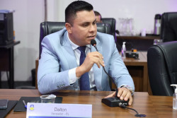 Dalton solicita reforma urgente do ginásio de esportes de Vila Macaúba