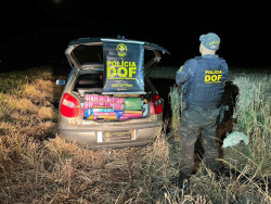 Motorista consegue fugir e abandona carro com 380 quilos de drogas