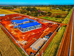 Governo assina contrato para construir acesso à unidade do Hospital de Amor